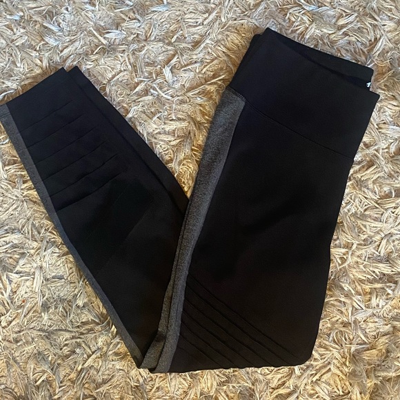 EUC Avia Size Large Leggings - Picture 2 of 4